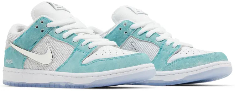 NIKE SB APRIL