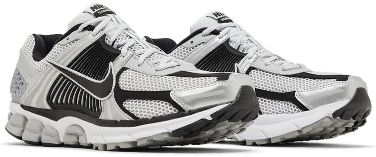 Vomero 5 Black Silver